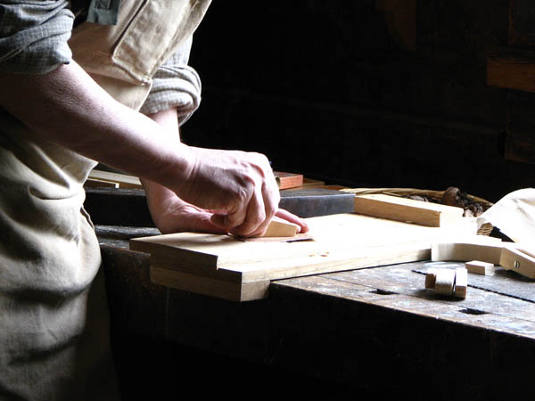Ofrecemos un servicio de <strong>carpintería  de madera y ebanistería en Curtis</strong> adaptado a las necesidades del <strong>cliente</strong>.